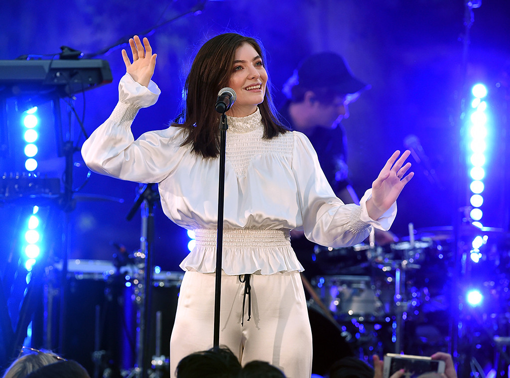 Lorde Delays New Album After ''Indescribably Painful ...