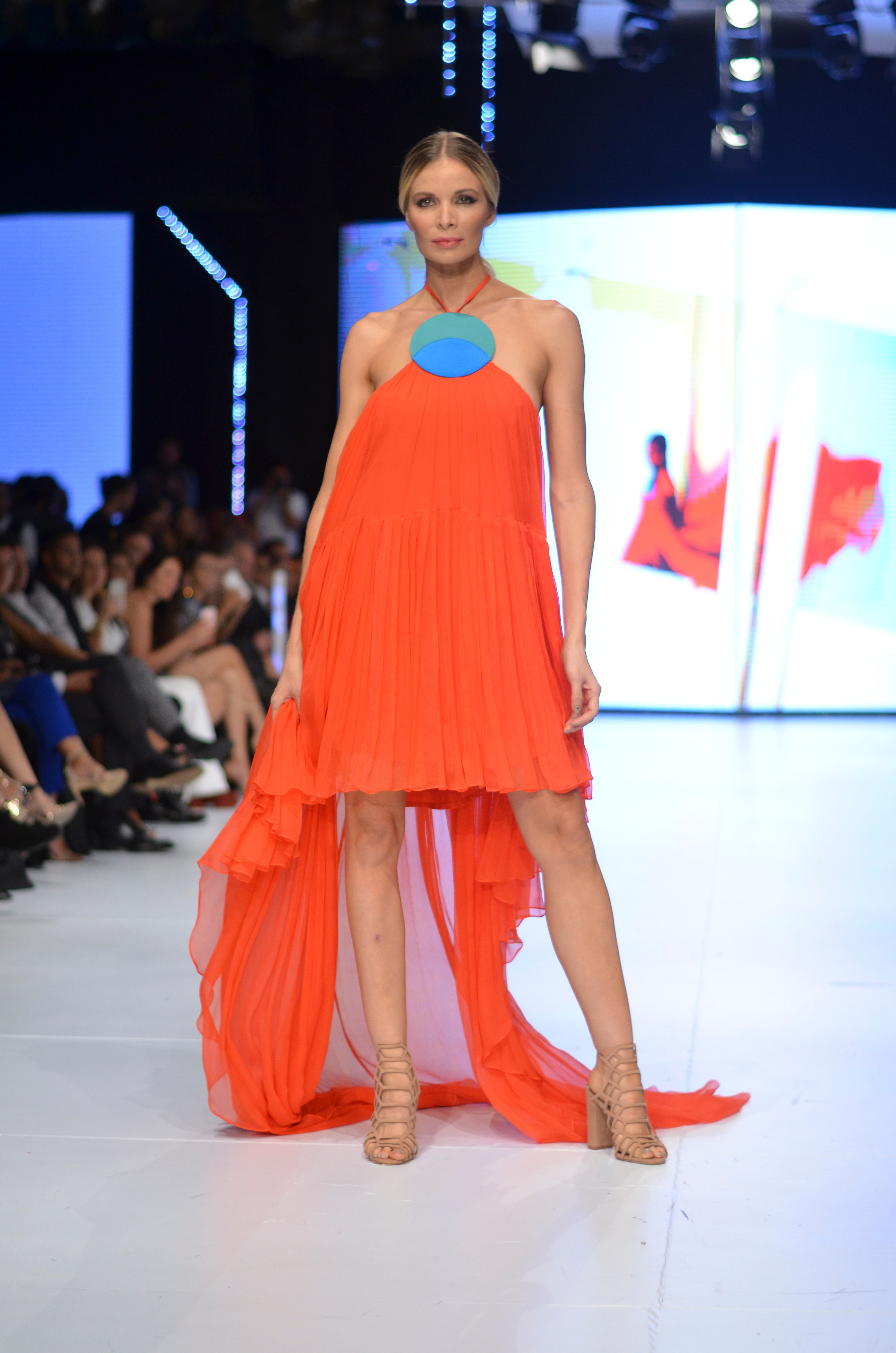 Un resumen del tercer y último día del #MBFWSJ - E! Online Latino - MX Un resumen del tercer y último día del #MBFWSJ - E! Online Latino - MX