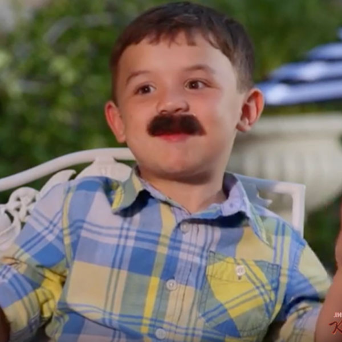 Jimmy Kimmel Debuts Baby Bachelor In Paradise E Online Jimmy Kimmel Debuts Baby Bachelor In Paradise E Online