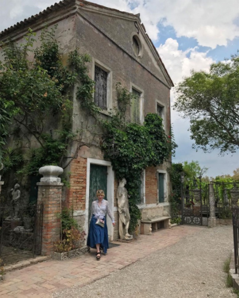 Carly Rae Jepsen, Instagram