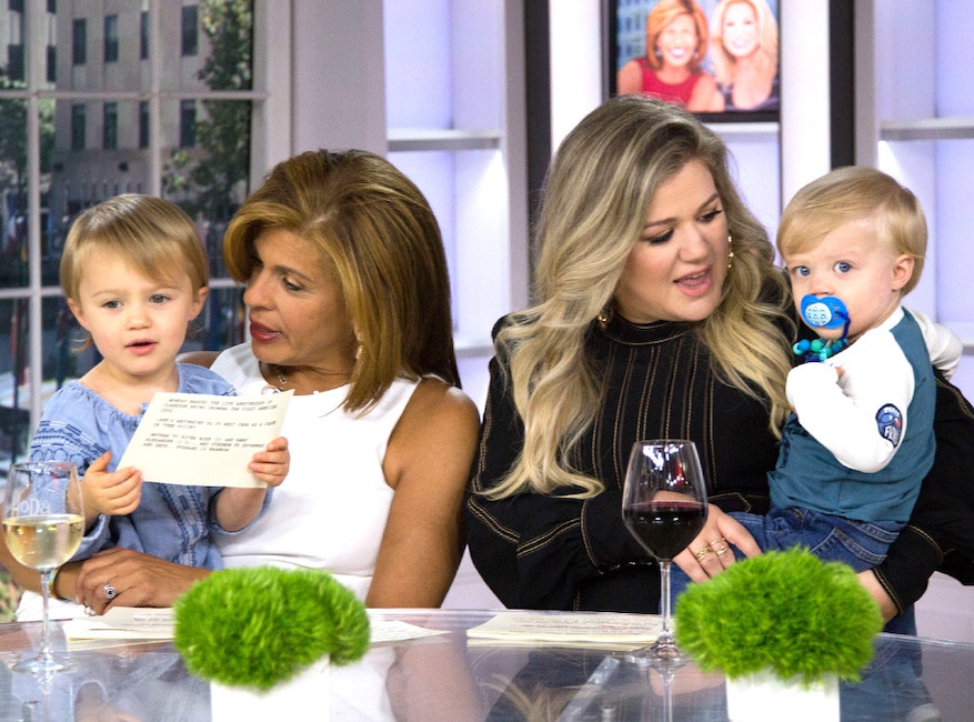 Maybe you would like to learn more about one of these? Kelly Clarkson Husband And Kids - Kelly Clarkson's Cutest Family Photos | E! News