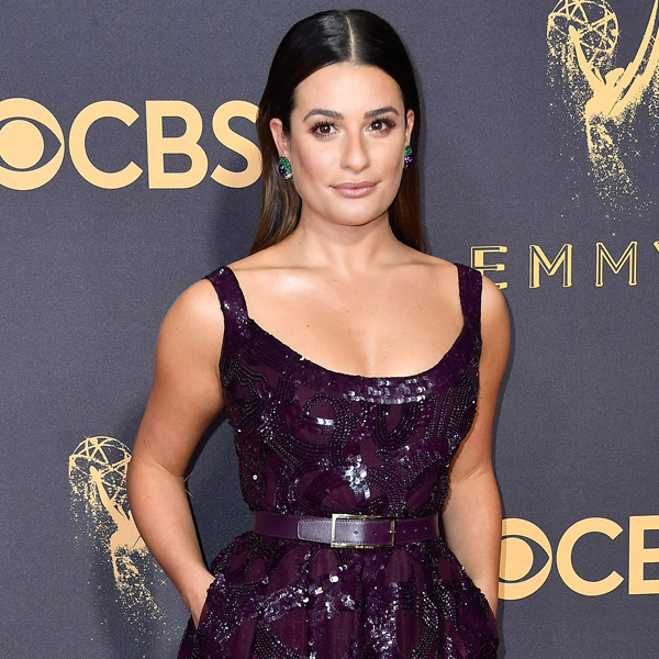 Candice horbacz. Дженнифер лопез презентация. Start лого. Изабель каиф. She starts kg.