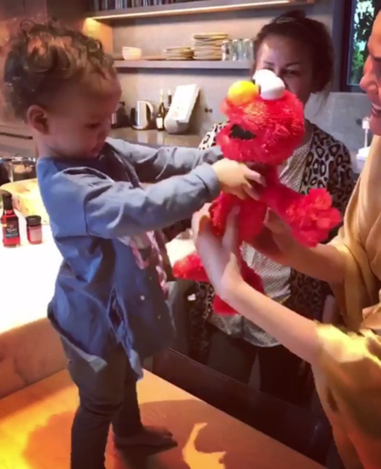 Chrissy Teigen, Luna