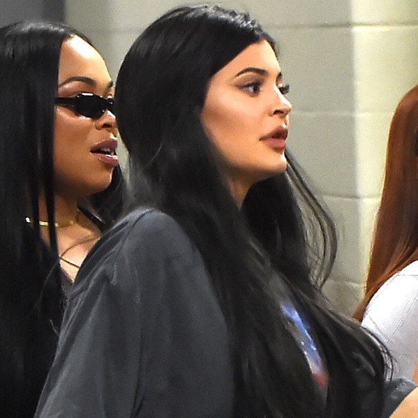kylie and kendall jenner paparazzi