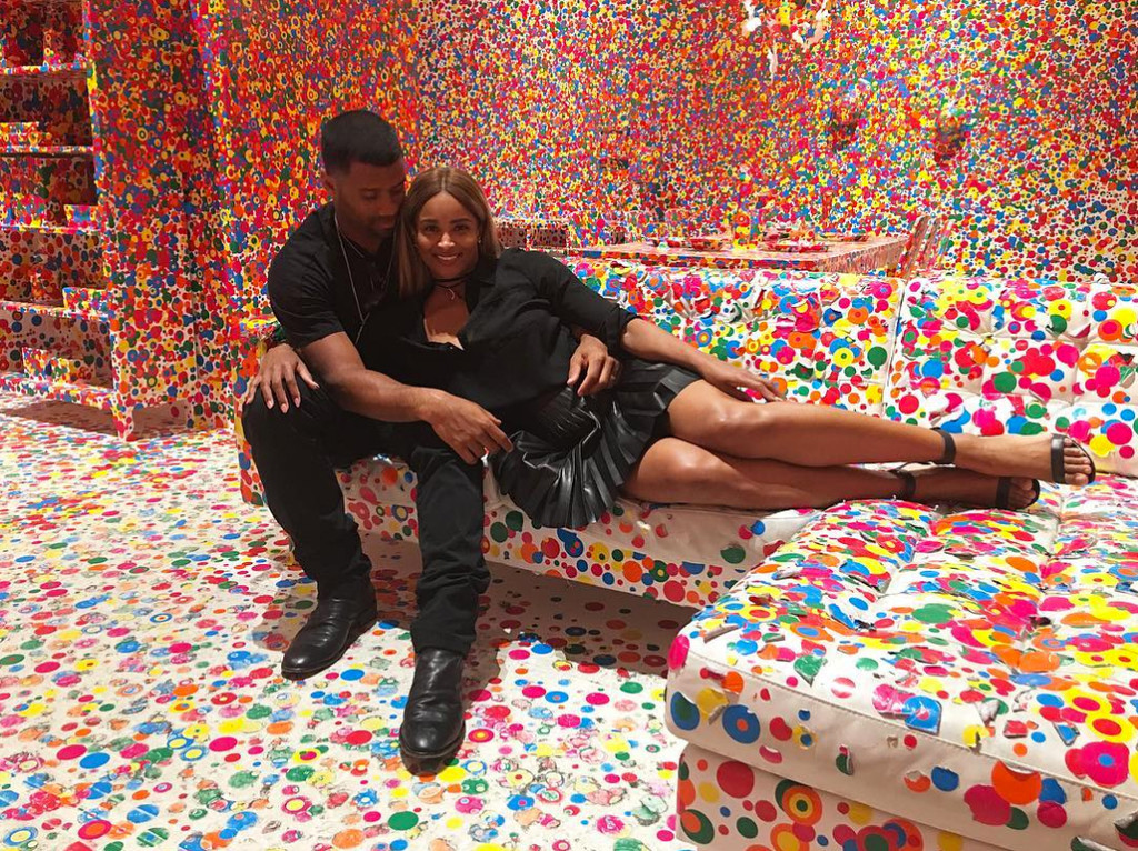 Russell Wilson and Ciara cheering on their Yankees family