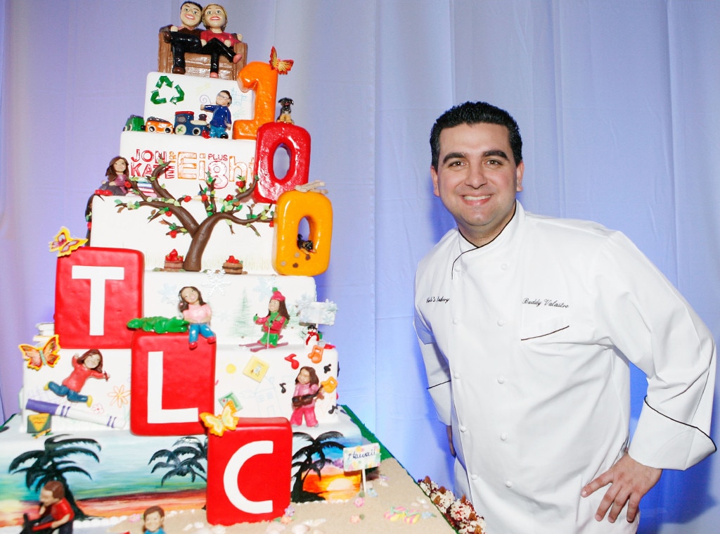 Cake Boss' Buddy Valastro serves his cake slices for delivery only - Eater  Vegas