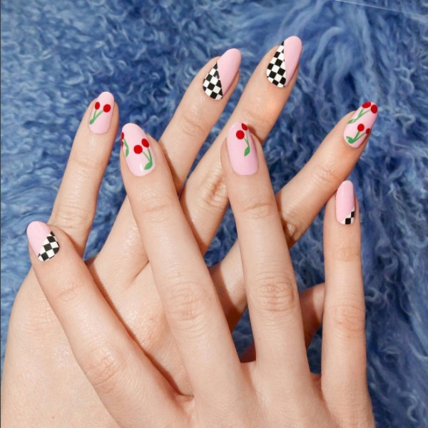 12 Halloween Inspired Nail Designs By Celebrity Manicurists E Online 12 Halloween Inspired Nail Designs By Celebrity Manicurists E Online