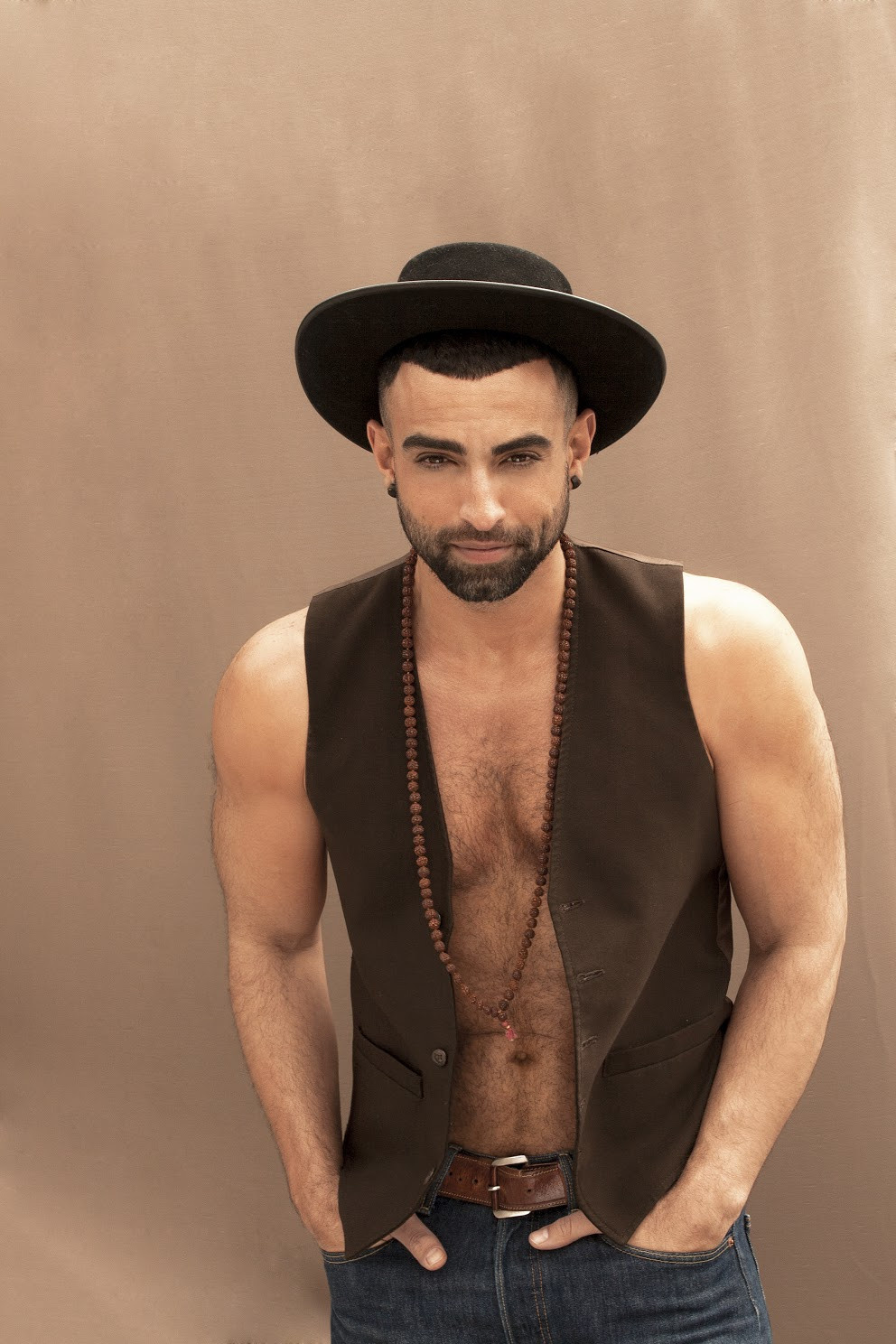 John Paul Ospina No Mide Las Consecuencias De Caer En Tentacion Y Se Mete En Problemas E Online Latino Mx Te dejamos el link para ver todos los capitulos de caer en tentacion. john paul ospina no mide las