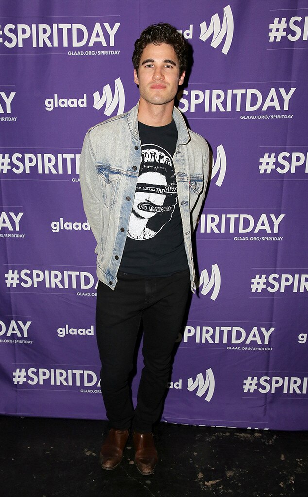 Darren Criss finalmente explica por qué se desnudó en Instagram | E! News