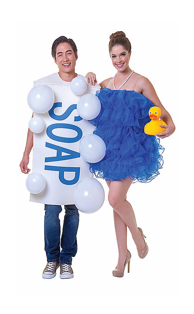 Soap And Loofah From 31 Genius Couples Halloween Costume Ideas E News