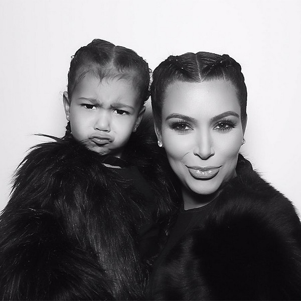 North west. North West Kardashian 2022. Сестра Ким Кардашян. Чикаго Вест Кардашьян и Мамма. North West and Phone.