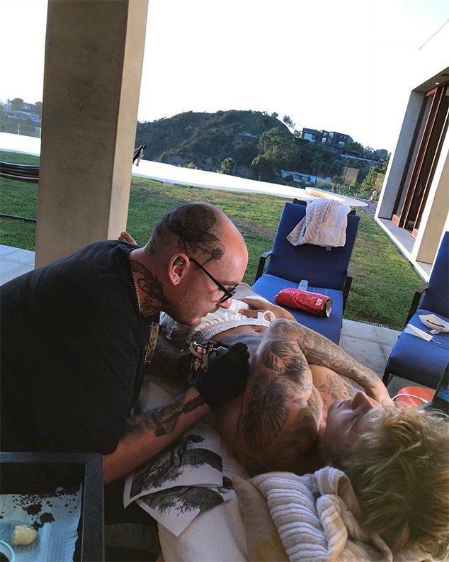 Justin Bieber Shows Off 100 Hours Of Tattoo Work In Shirtless