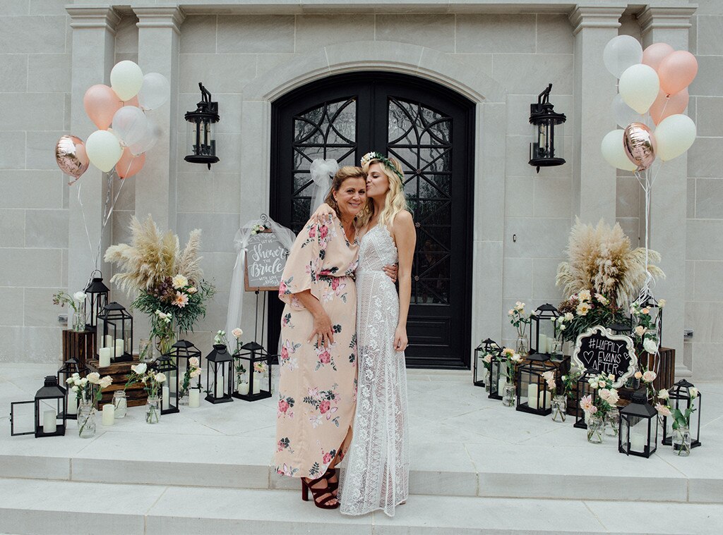 Kiss Off from Kelsea Ballerini's Bridal Shower | E! News