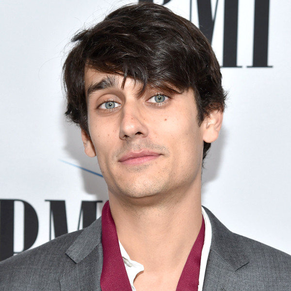 Singer Teddy Geiger Is Transitioning - E! Online