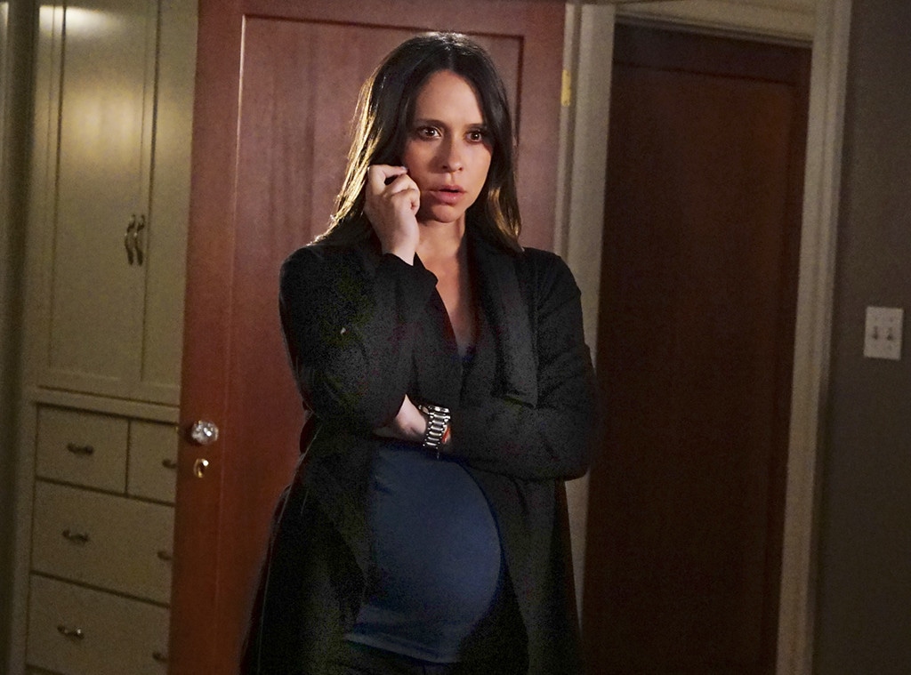 Why Jennifer Love Hewitt Was Ready To Return To Hollywood E Online Why Jennifer Love Hewitt Was Ready To Return To Hollywood E Online