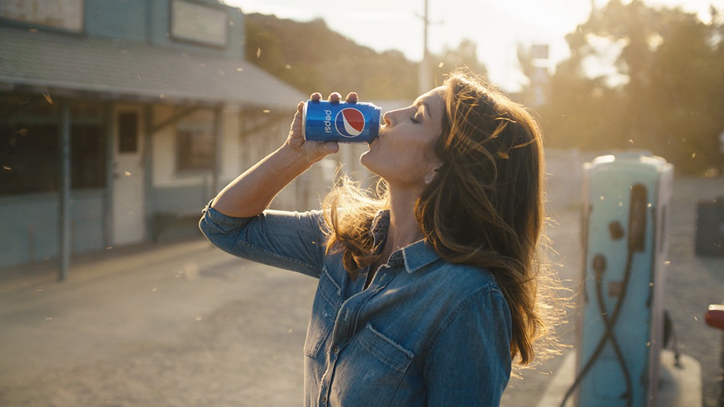 Cindy Crawford And Son Presley Gerber Star In Pepsi Super Bowl Ad E News 1231