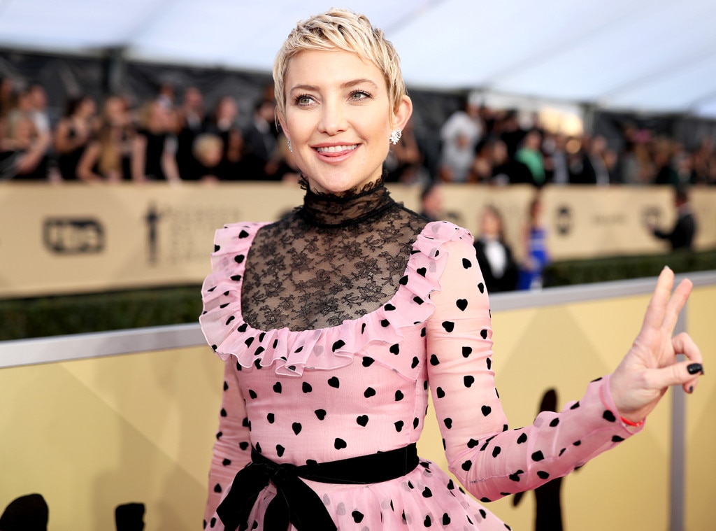 Kate Hudson From 2018 Sag Awards Candid Moments E News 