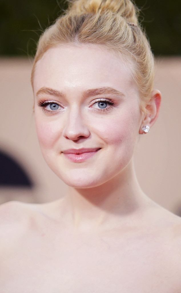 Dakota Fanning Reveals Secret to Full Brows at the SAG Awards | E! News