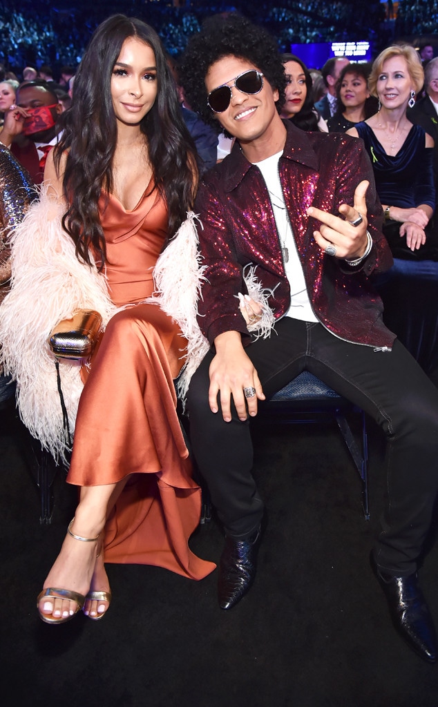 Bruno Mars Wins Record Of The Year Thanks Longtime Girlfriend Jessica Caban At 2018 Grammys E