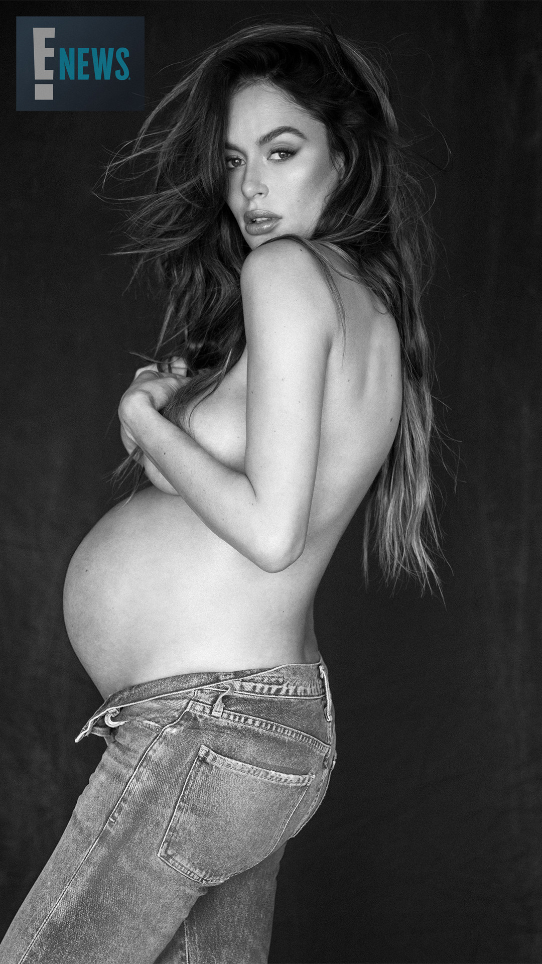 Supermodel Nicole Trunfio Poses Nude While Pregnant