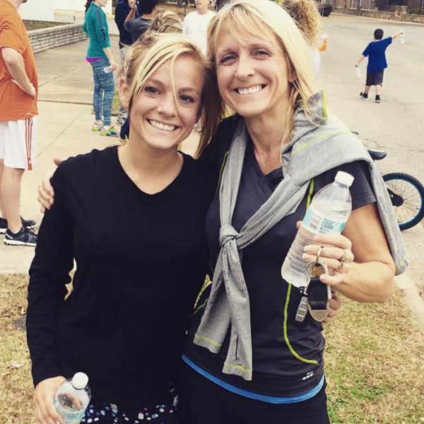 Inside Mackenzie McKee’s Unbreakable Bond With Her Late Mom(02)