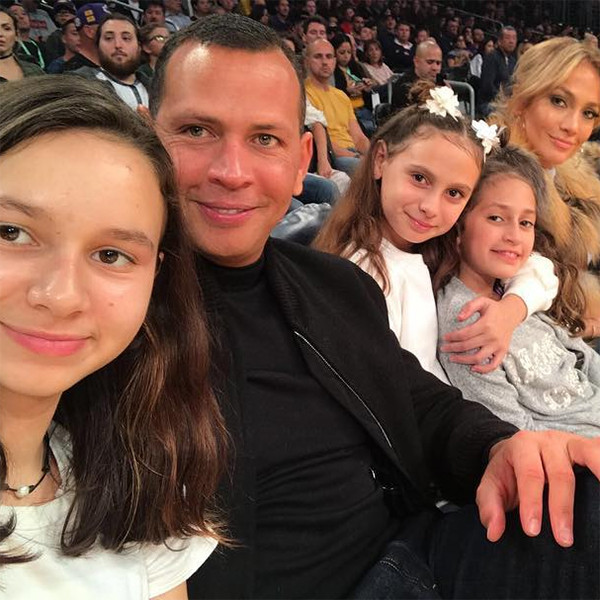 Alex Rodriguez Posts Selfie With Jennifer Lopez & Daughter Natasha –  Hollywood Life