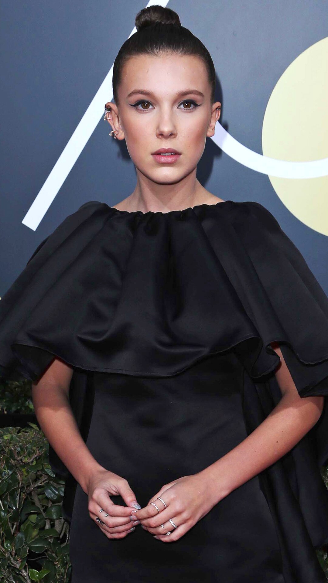 Golden Globes 2018 from Todas las veces que Millie Bobby Brown se ha