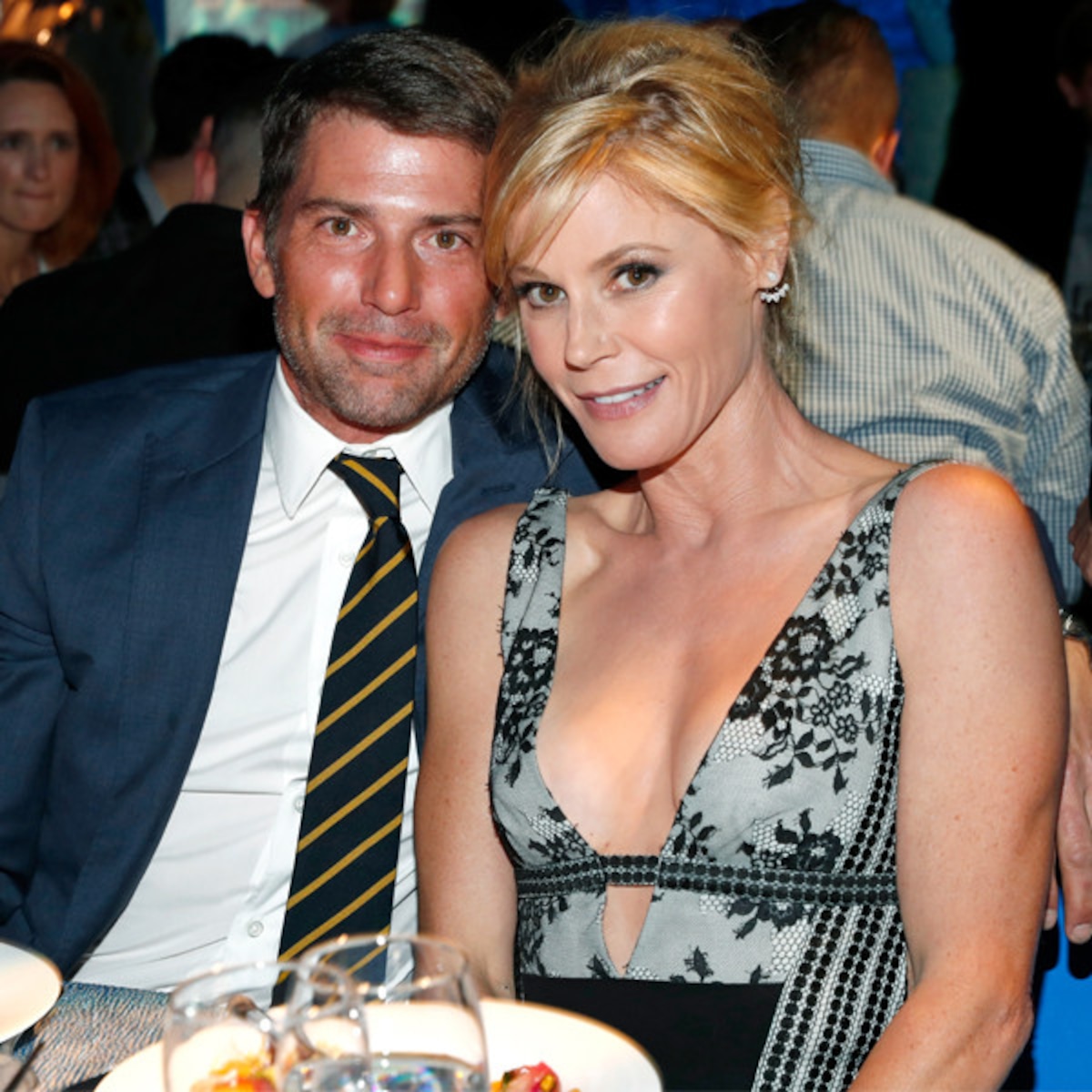 Julie Bowen And Husband Separate After 13 Years Of Marriage E Online Julie Bowen And Husband Separate After 13 Years Of Marriage E Online