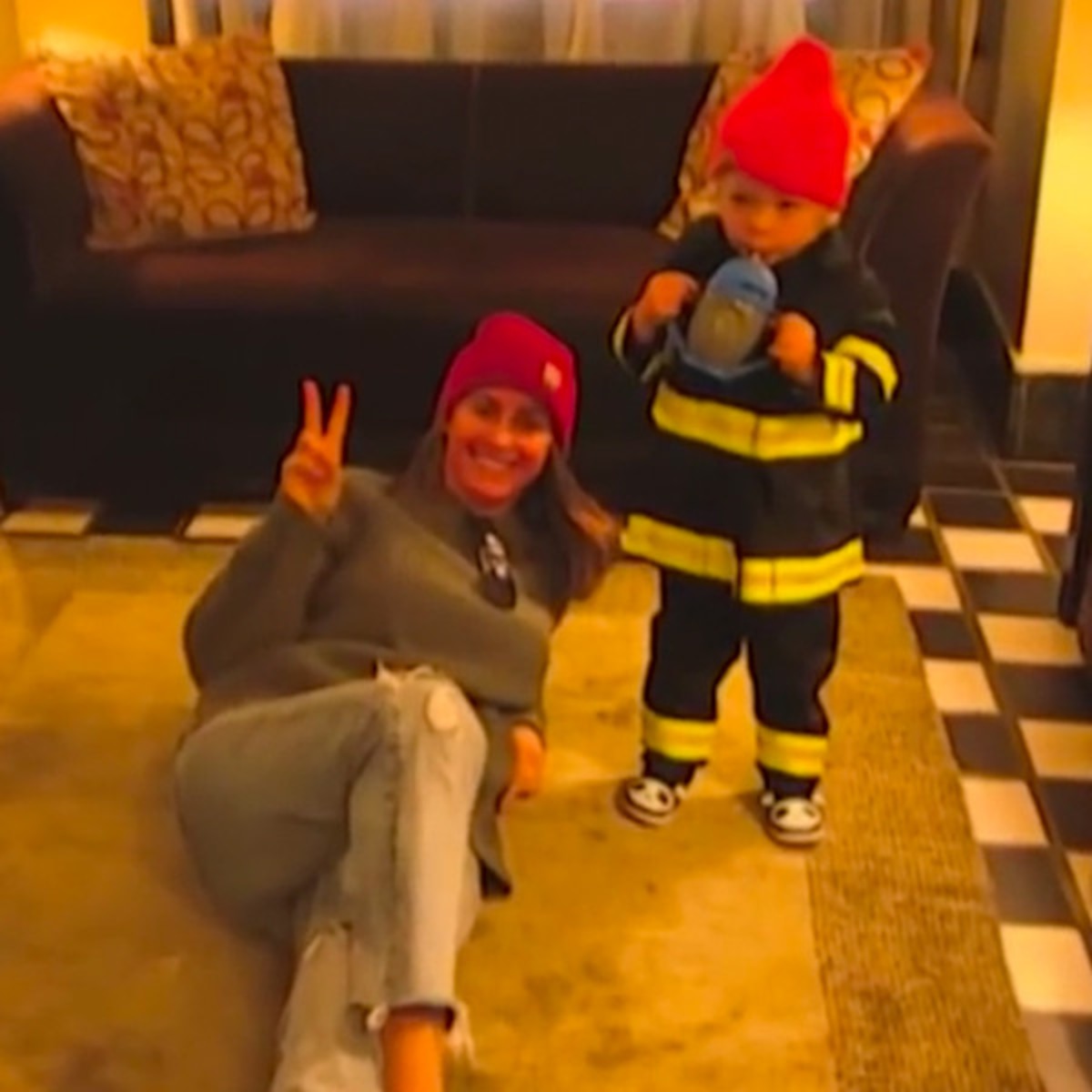 Seth Meyers Wife Recreates Their Son S Dramatic Birth On Halloween E Online Seth Meyers Wife Recreates Their Son S Dramatic Birth On Halloween E Online