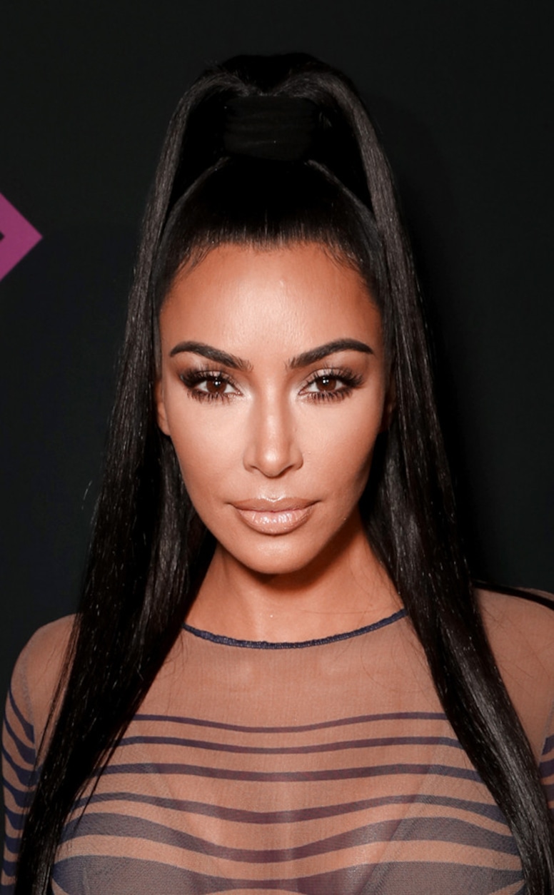 ESC: Kim Kardashian, 2018 E! People's Choice Awards, Beauty
