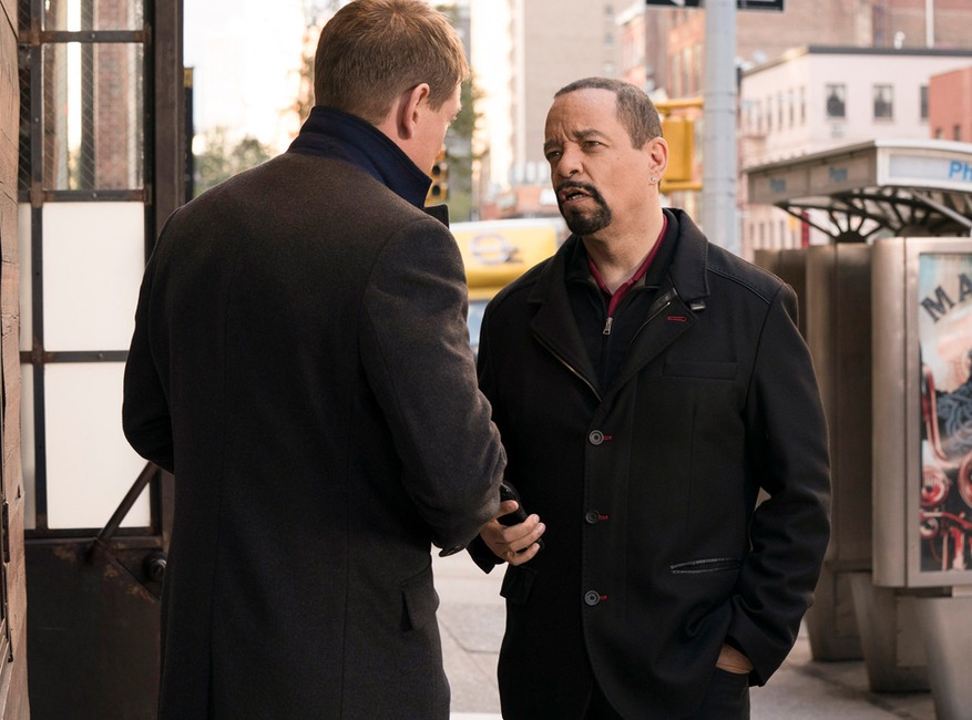 Svu revealed 20 Surprising Secrets About Law & Order: SVU Revealed | E! News