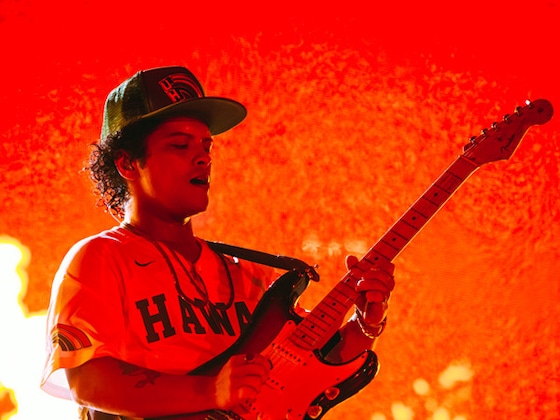 Bruno Mars Set to Provide 24,000 Thanksgiving Meals to Hometown