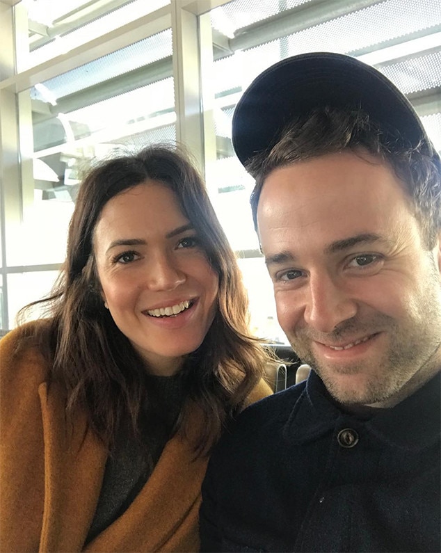 Mandy Moore Doğum Yapıyor, Taylor Goldsmith'ten 3 Numaralı Bebeği Karşılıyor