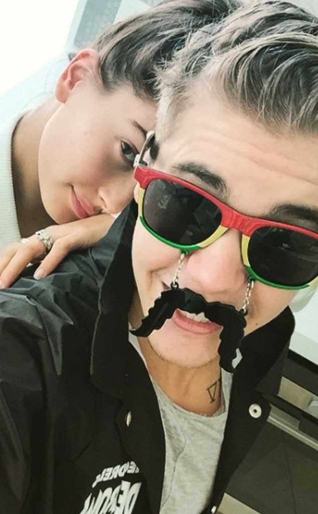 Hailey Bieber โต้ตอบเมื่อเห็น Justin Bieber Doppelgänger