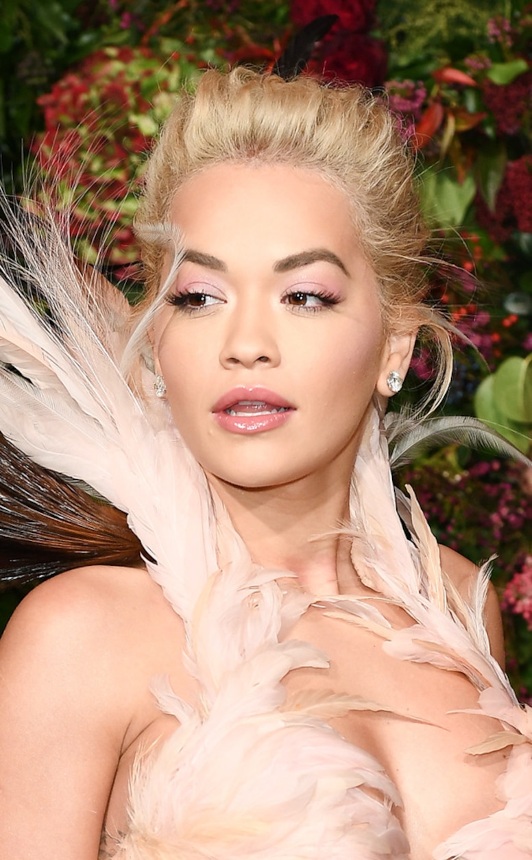 ESC: Red Carpte Beauty, Rita Ora