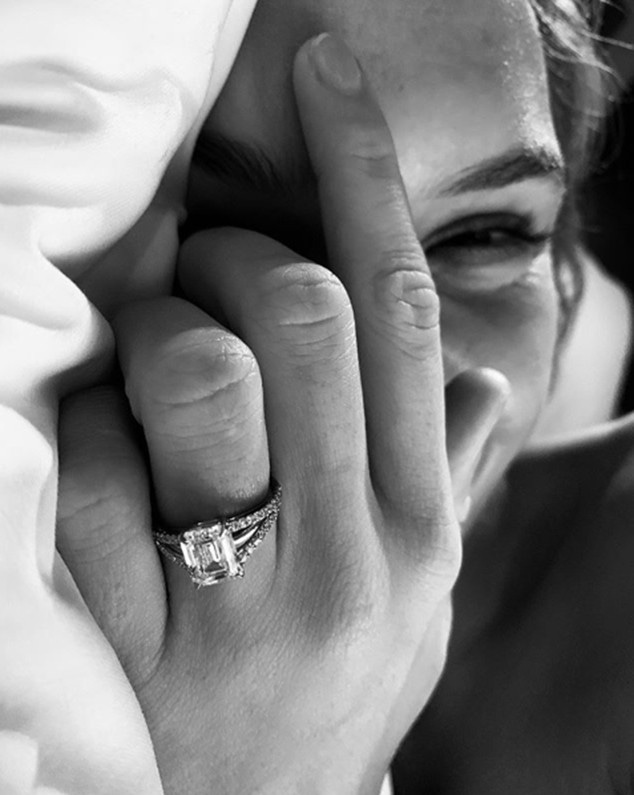 Josephine Skriver, Engagement Ring