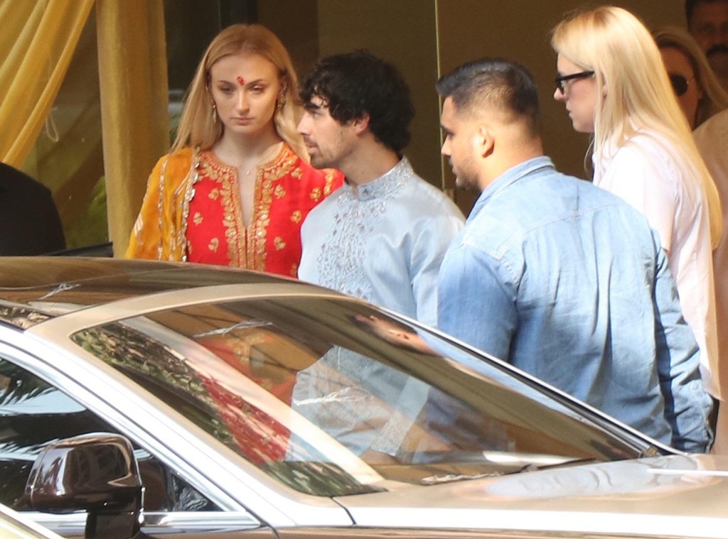 Sophie Turner, Joe Jonas, ceremonia de la Puja