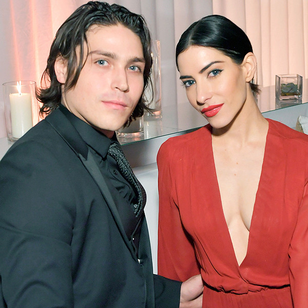 The Veronicas Lisa Origliasso Marries Logan Huffman E Online Au