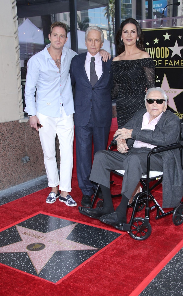 Cameron Douglas, Michael Douglas, Catherine Zeta-Jones, Kirk Douglas