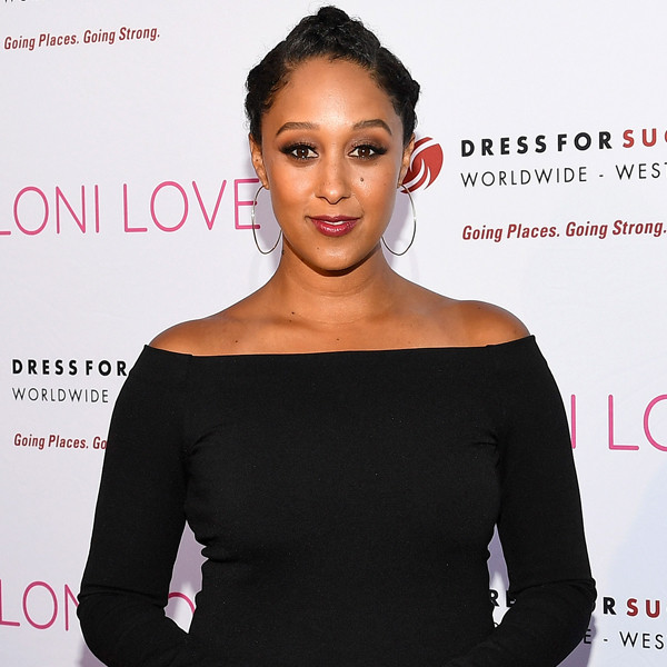 Sister, Sister star Tamera Mowry squeezes her assets into boob-baring gown  at Emmy after-party - Mirror Online
