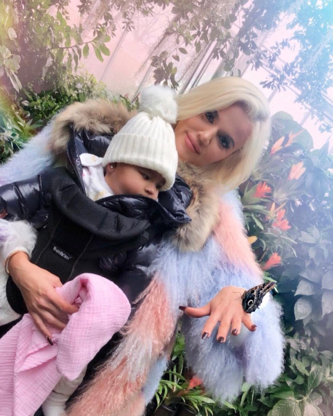 Khloe Kardashian and True Thompson Look Magical During ...