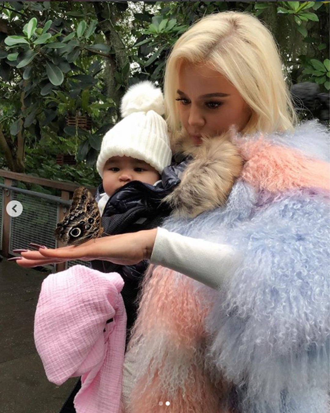Khloe Kardashian & True Thompson Look Magical During Fun ...