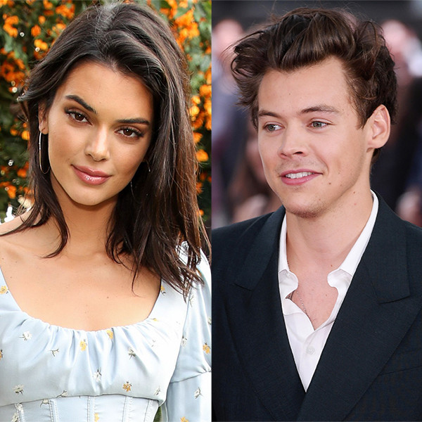 √ Kendall Jenner And Harry Styles Together Kendall Jenner And Harry Styles Share A Kiss For