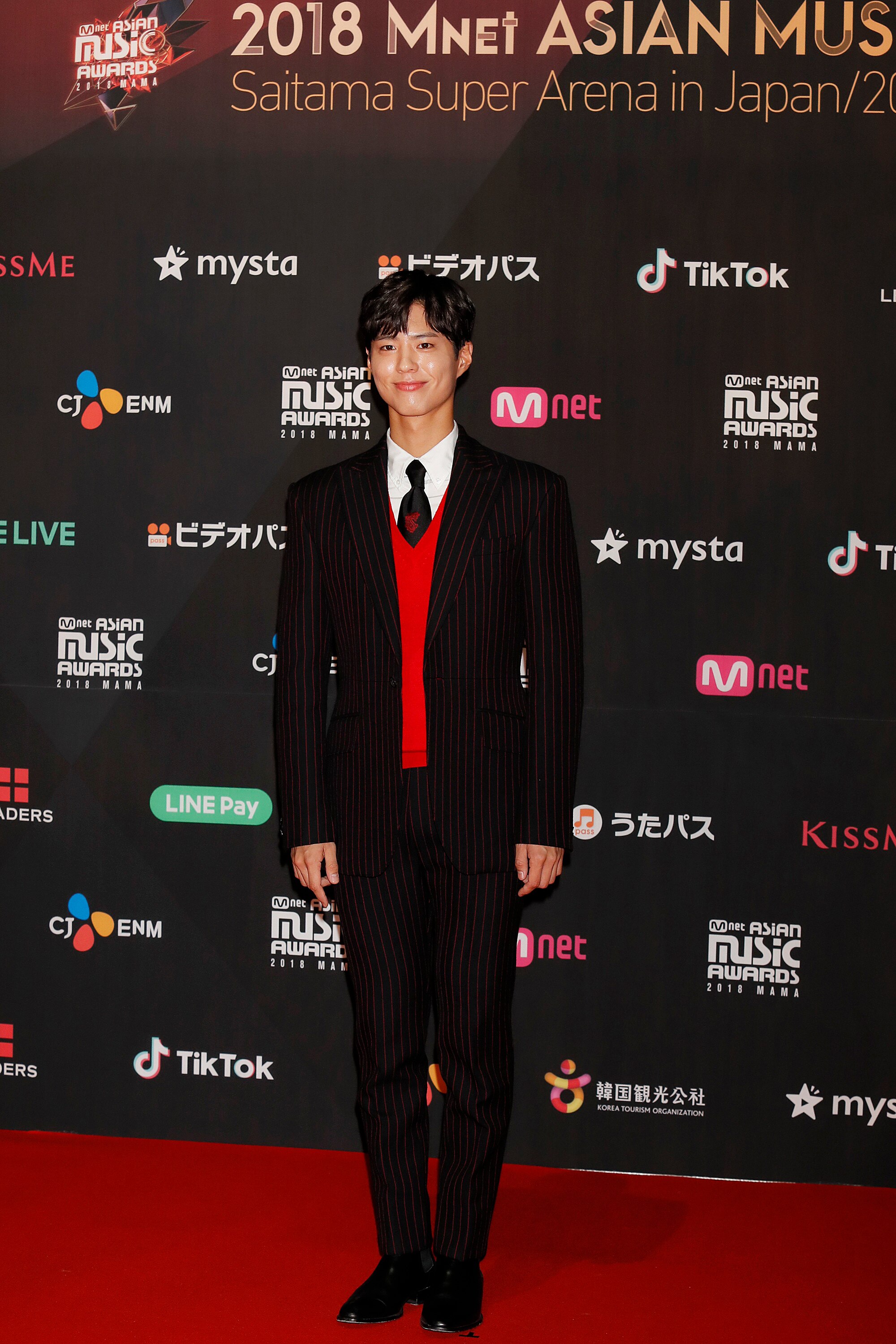 Bts From All The Red Carpet Looks From The 2018 Mama Fans Choice