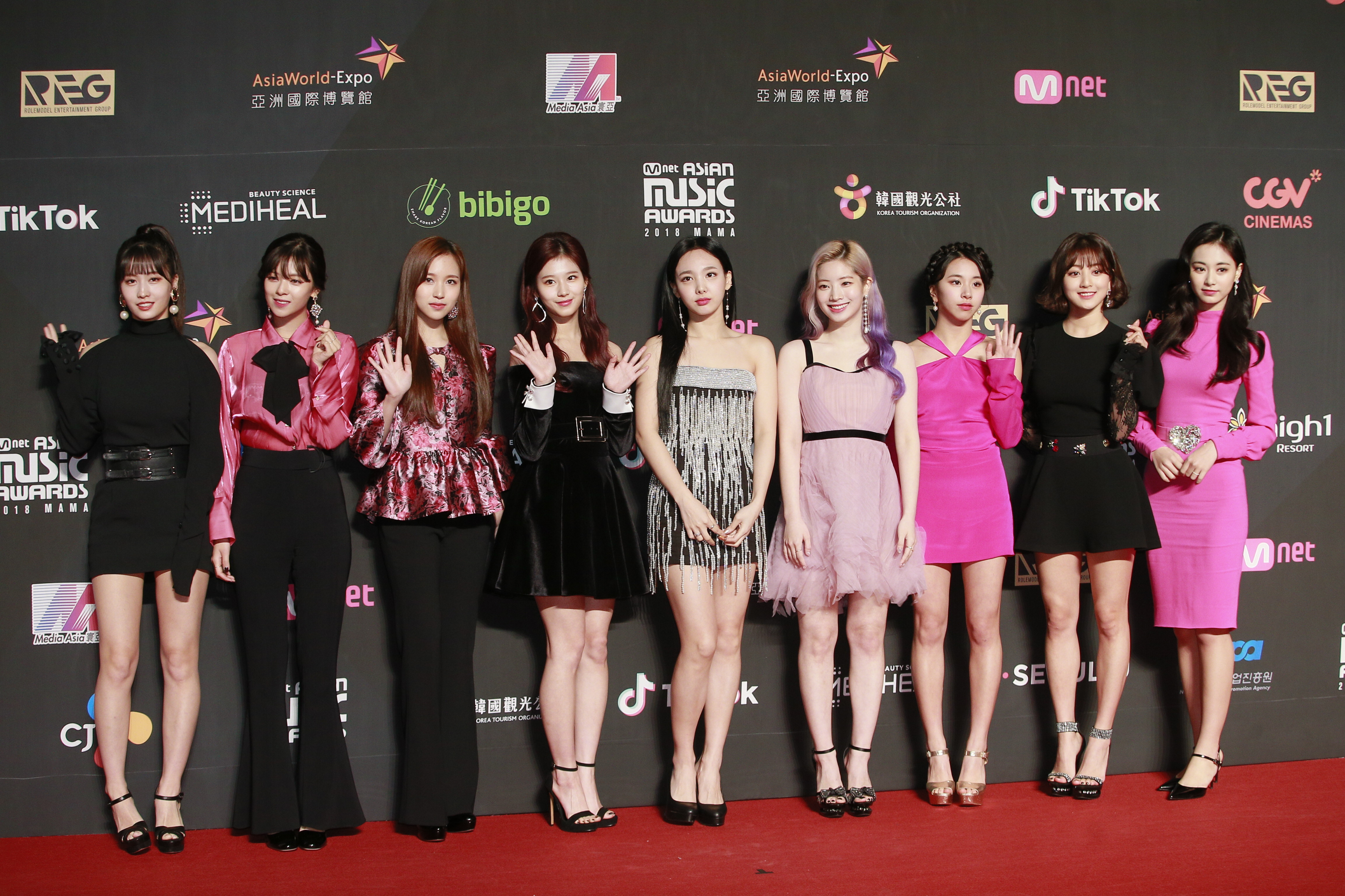 Every Red Carpet Look From The 2018 Mama In Hong Kong E Online Ap