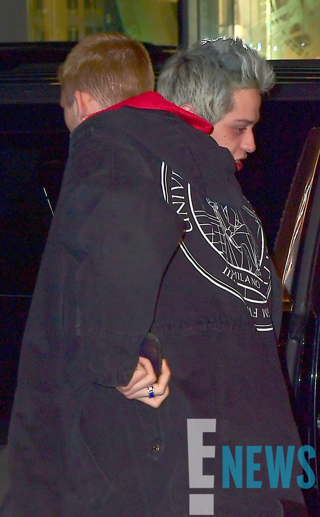 Pete Davidson Leans On Machine Gun Kelly For Support E Online Ca Pete Davidson Leans On Machine Gun Kelly For Support E Online Ca