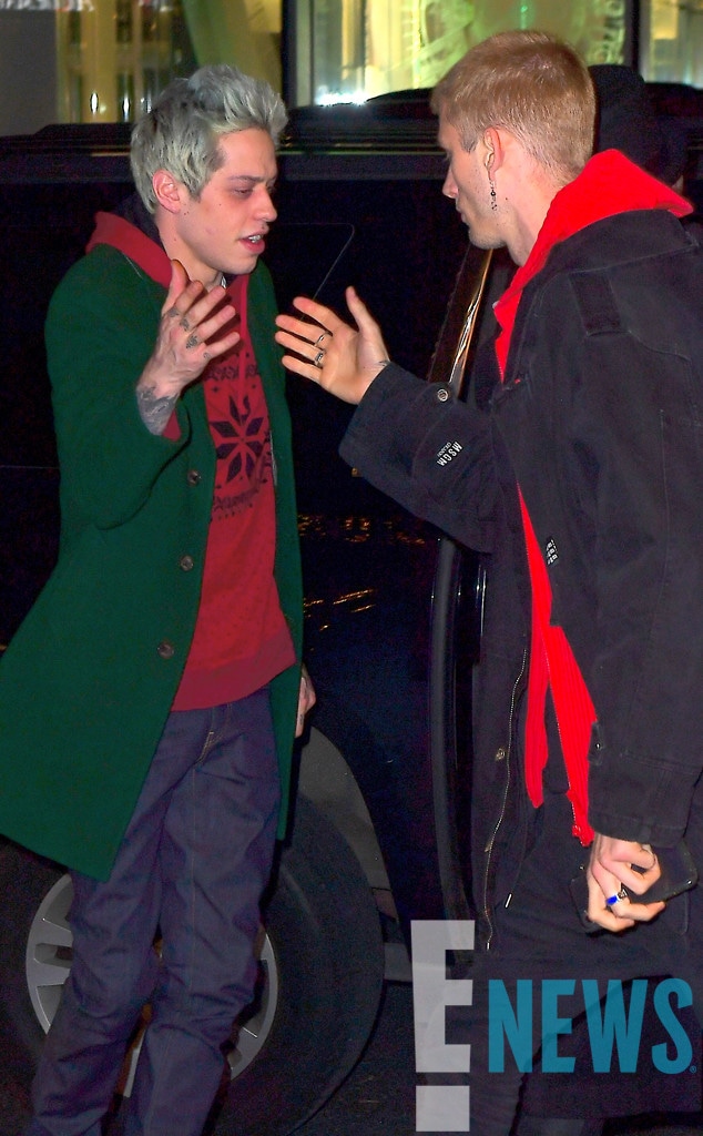 Pete Davidson Joins Machine Gun Kelly At His Show After Scare E Online Ca Pete Davidson Joins Machine Gun Kelly At His Show After Scare E Online Ca