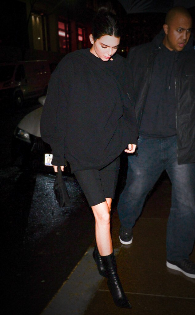 kendall jenner black and white outfit