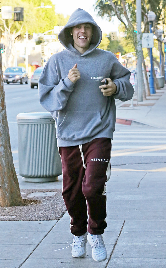 If You're Justin Bieber, a $30 Hoodie Is the Perfect Date Night Fit