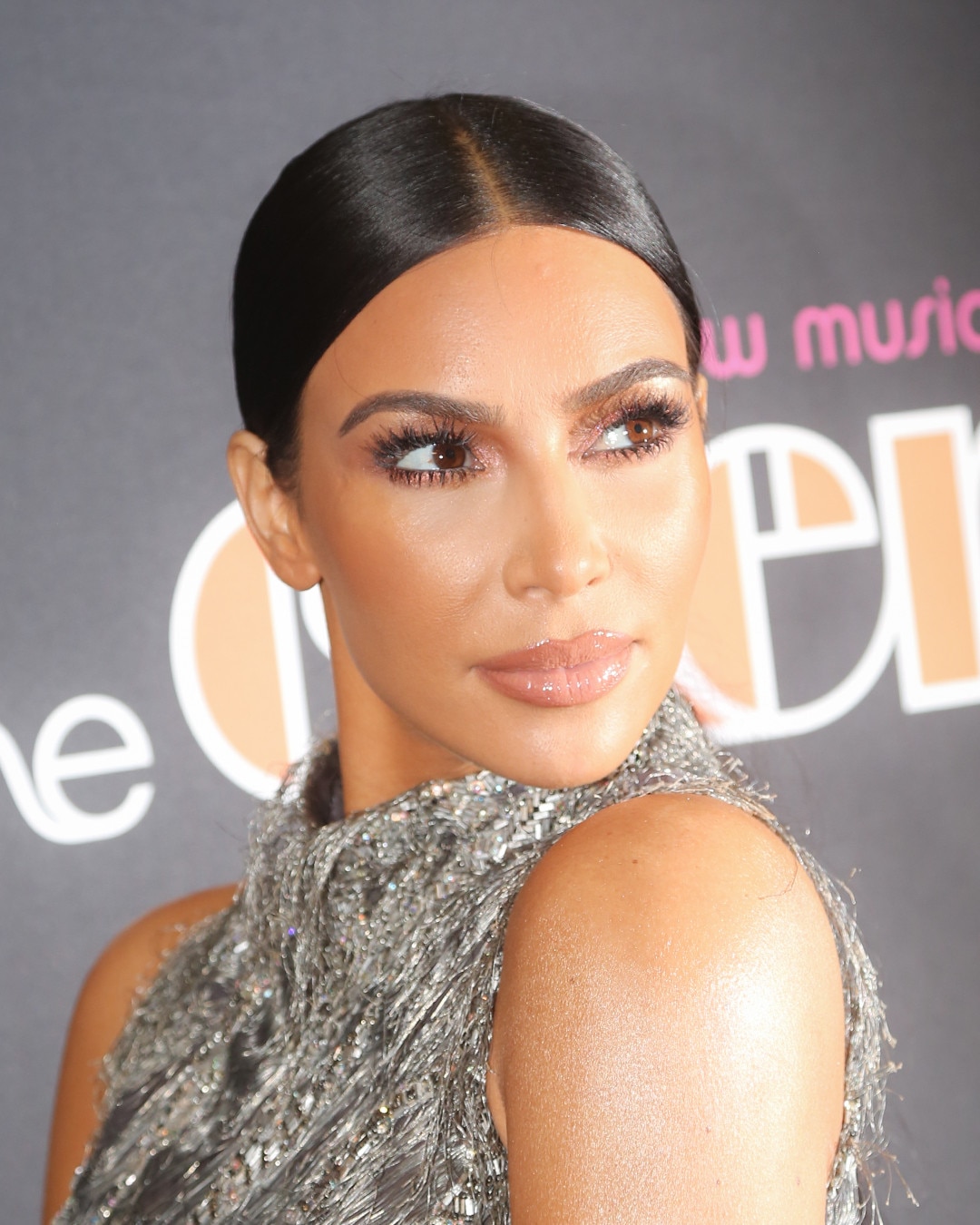 kim kardashian holiday makeup